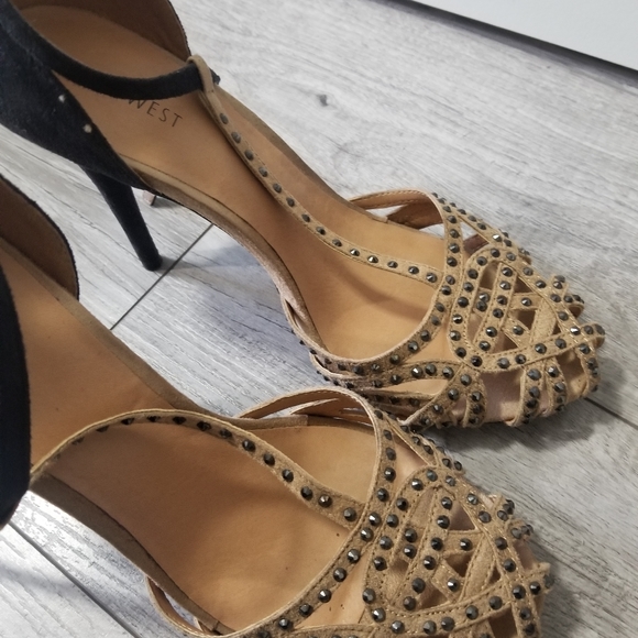 Shoes - Picture 3 of 3